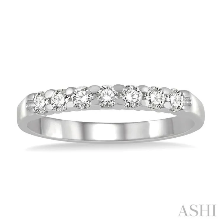 1/3 ctw 7 Stone Round Cut Diamond Wedding Band in 14K White Gold