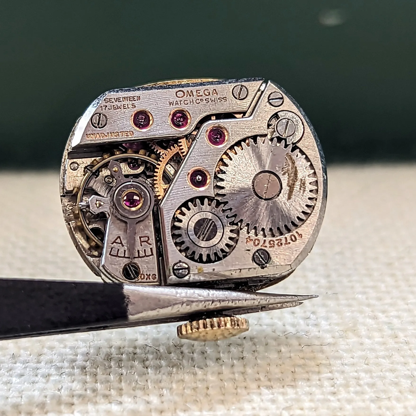 1944 OMEGA Ladies Cocktail Wristwatch 17 Jewels Cal. R13.5 Vintage Watch 14K GF