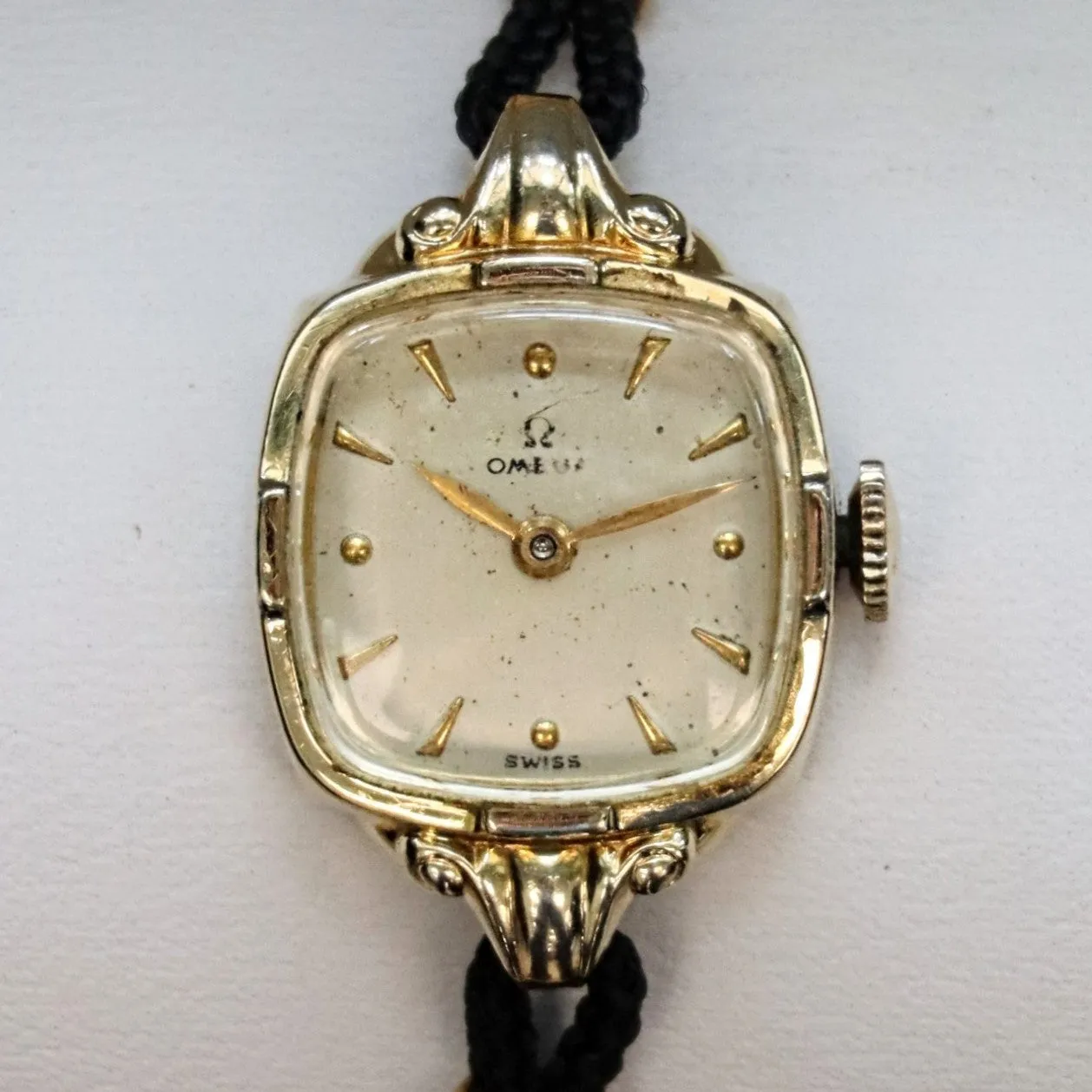 1944 OMEGA Ladies Cocktail Wristwatch 17 Jewels Cal. R13.5 Vintage Watch 14K GF