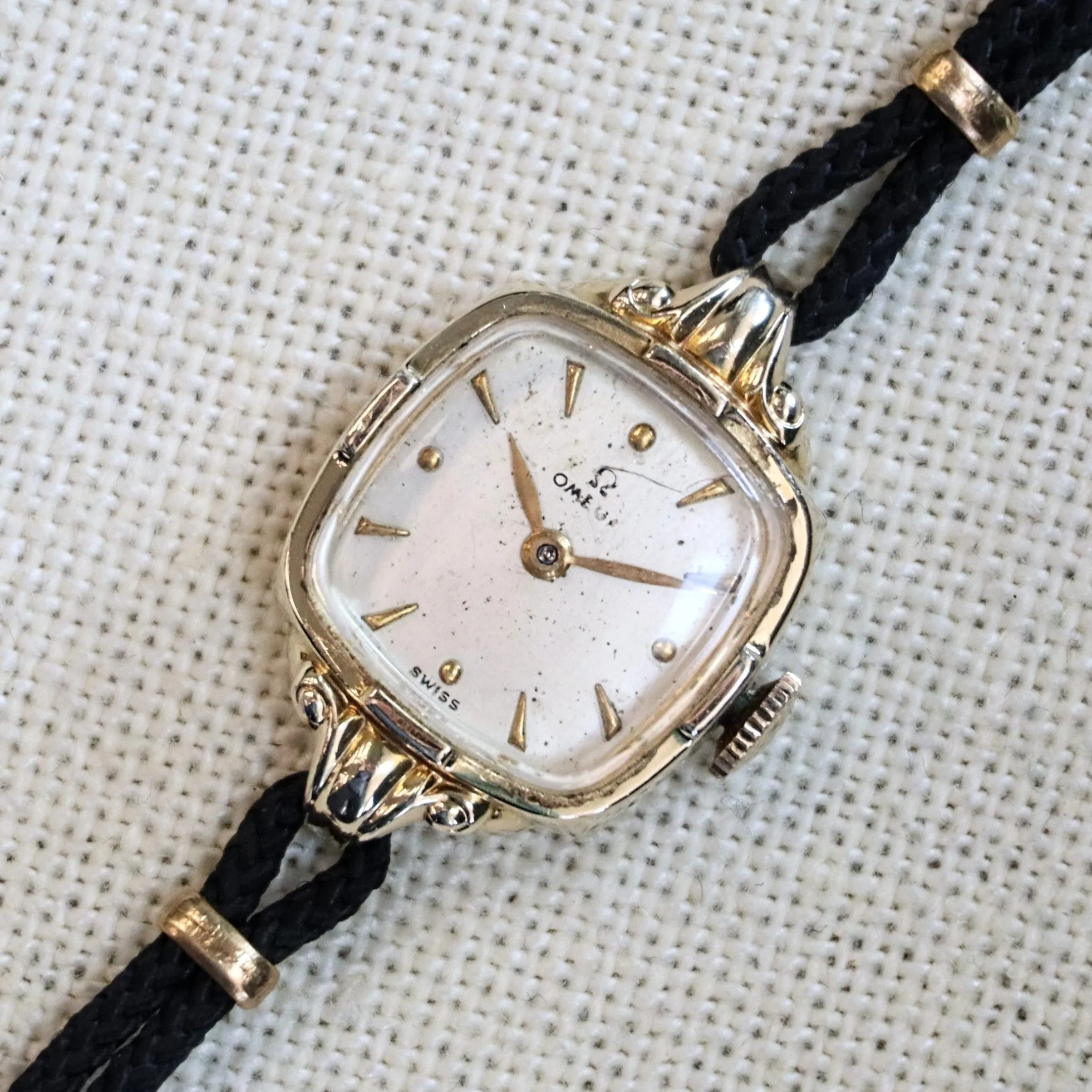 1944 OMEGA Ladies Cocktail Wristwatch 17 Jewels Cal. R13.5 Vintage Watch 14K GF