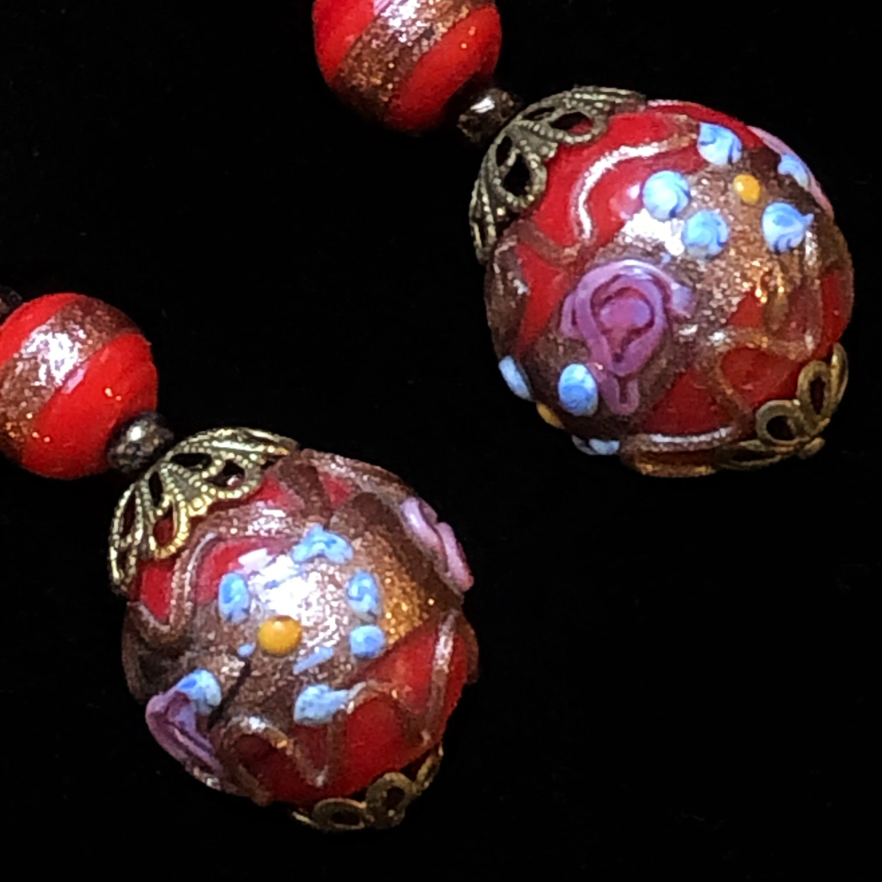 A PAIR OF 1940s ITALIAN GLASS DROP EARRINGS
