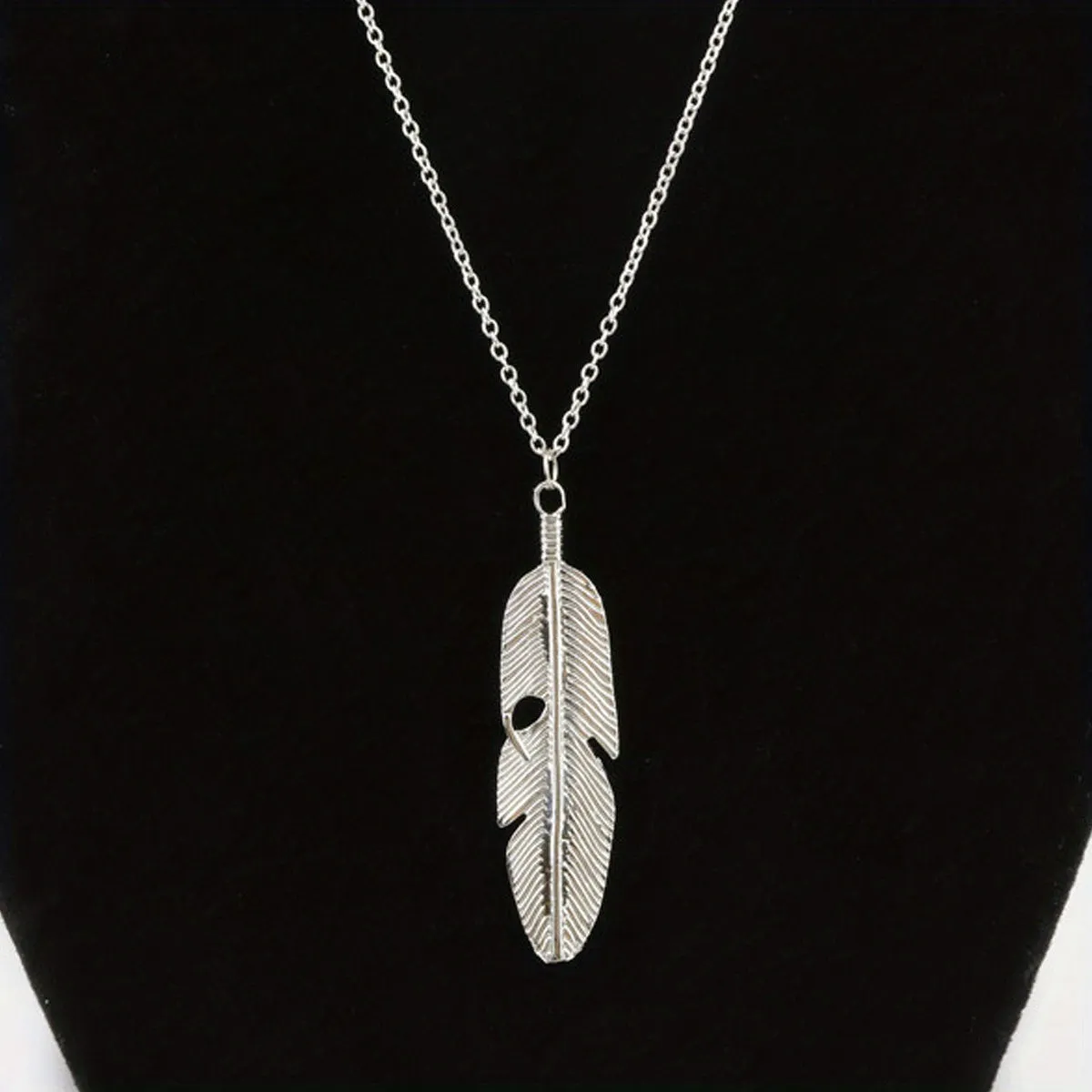 Alloy Feather Pendant Necklace Men's Sweater Accessory
