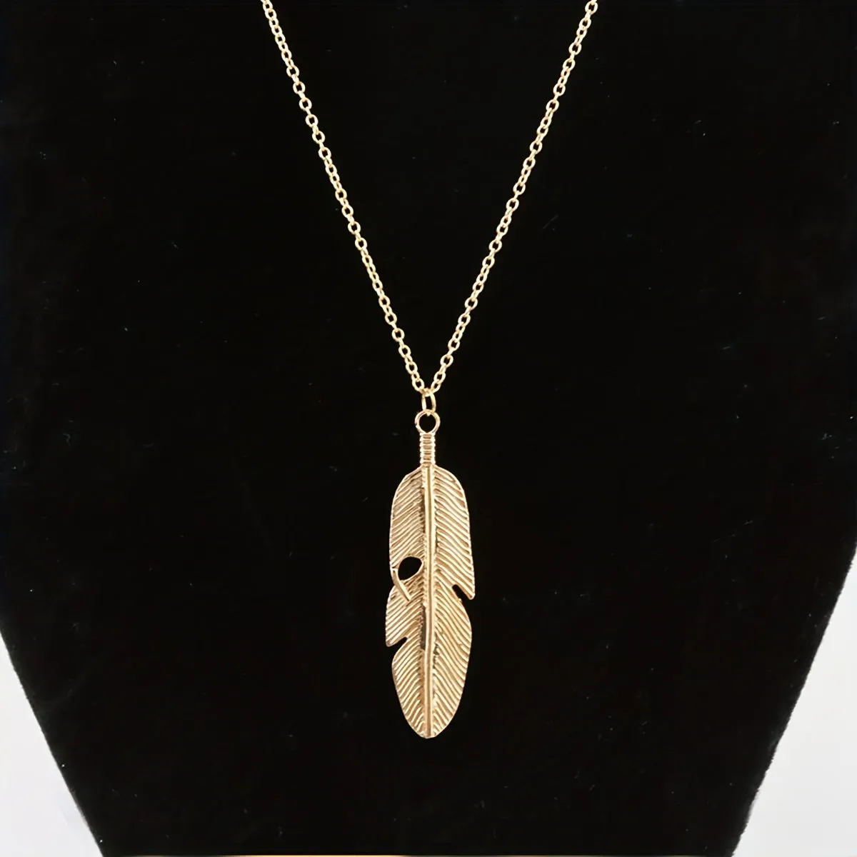 Alloy Feather Pendant Necklace Men's Sweater Accessory