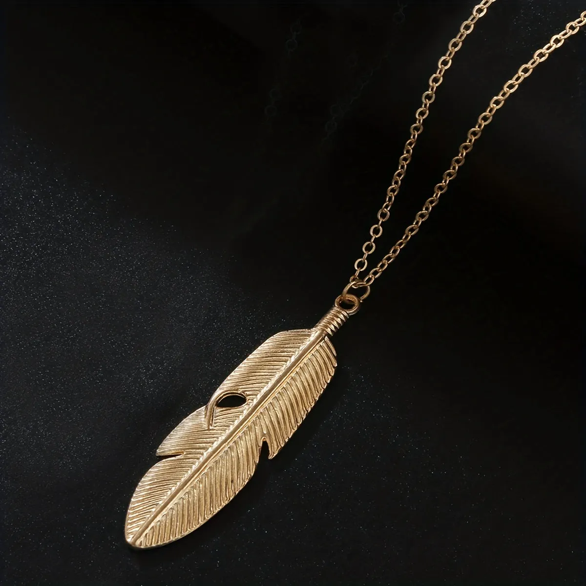 Alloy Feather Pendant Necklace Men's Sweater Accessory