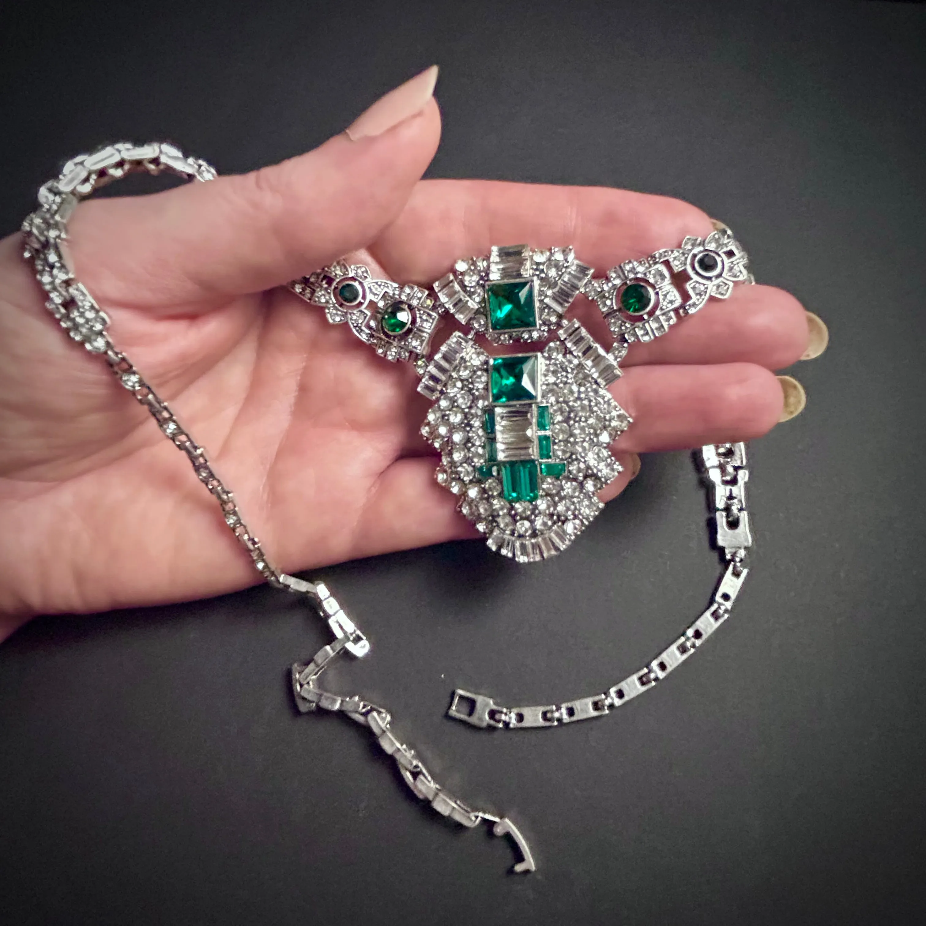 Art Deco Jewerly Set in Silver, Emerald & Rhinestones