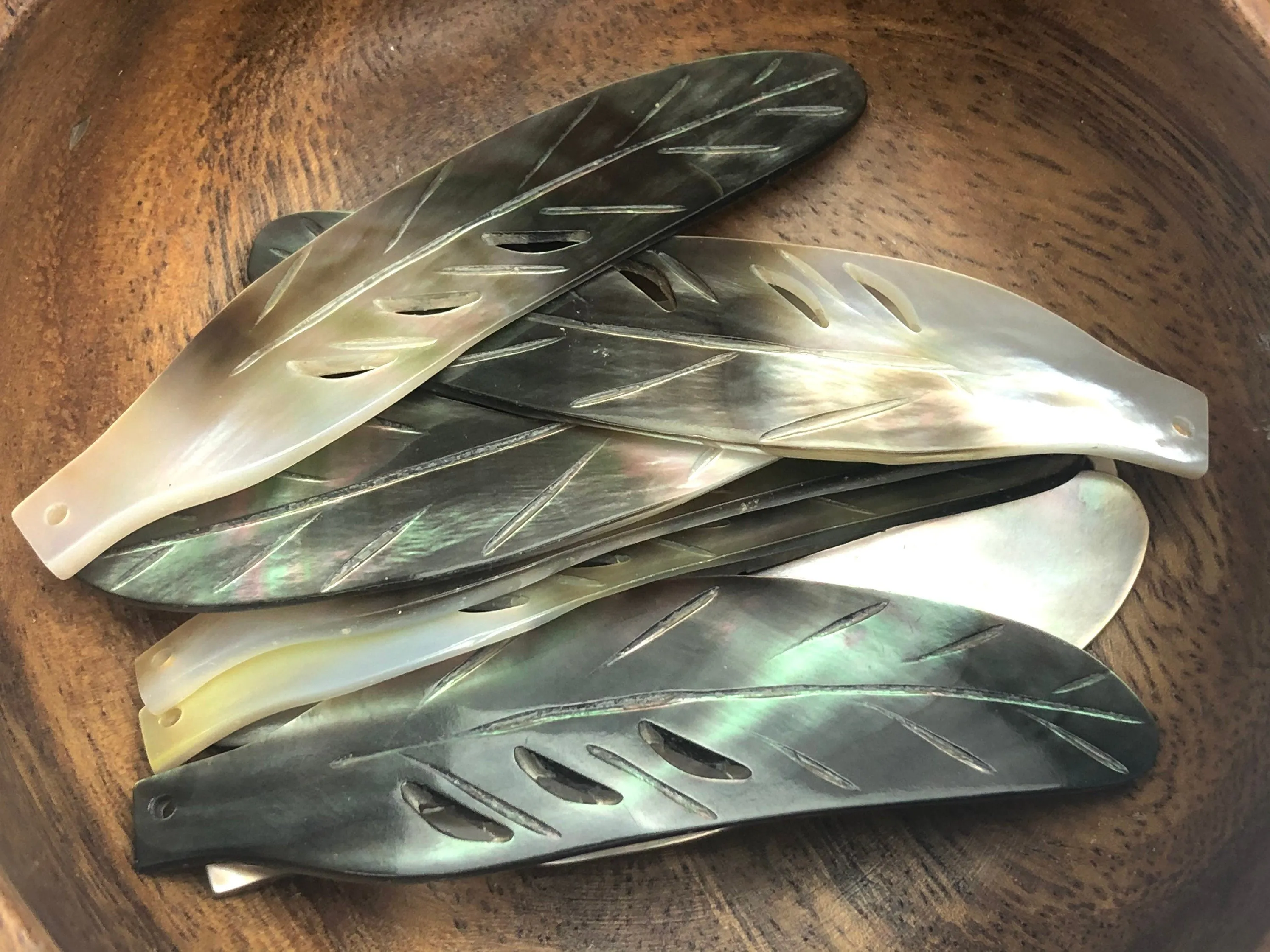 Black Tahitian Mother Of Pearl Feather Sku#M124