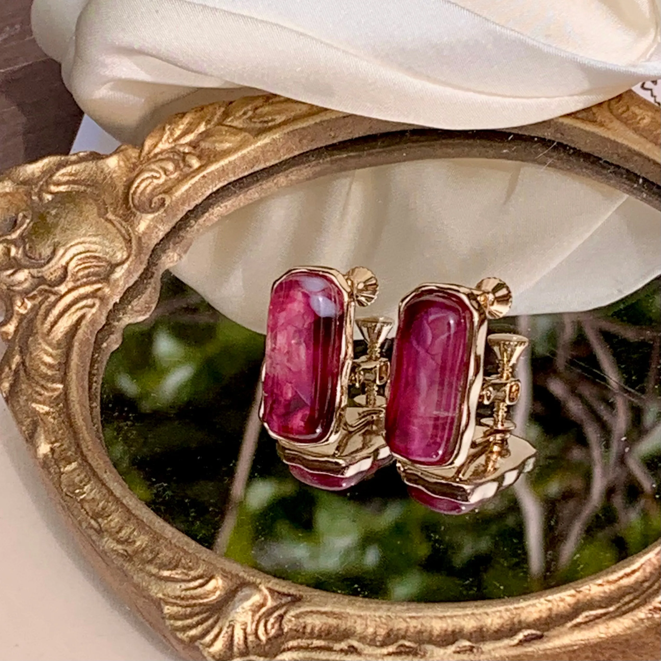 [Clip on] Charlotte's Big Stone Retro Style Gold Rim earrings