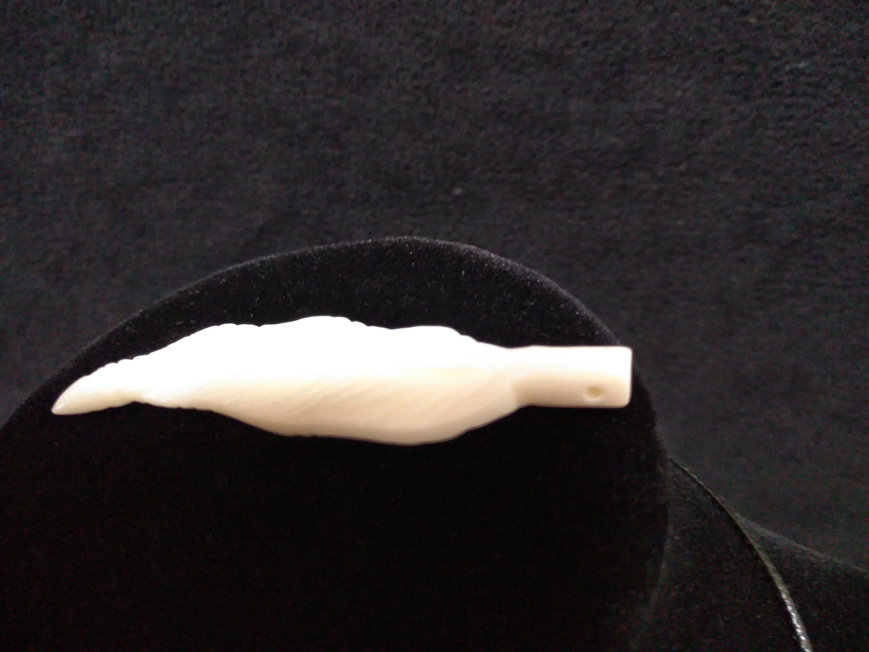Cow Bone Hand Carved Feather Pendant for Necklaces, Earrings, Charms, Pendants, Regalia, Dreamcatchers, Decorations