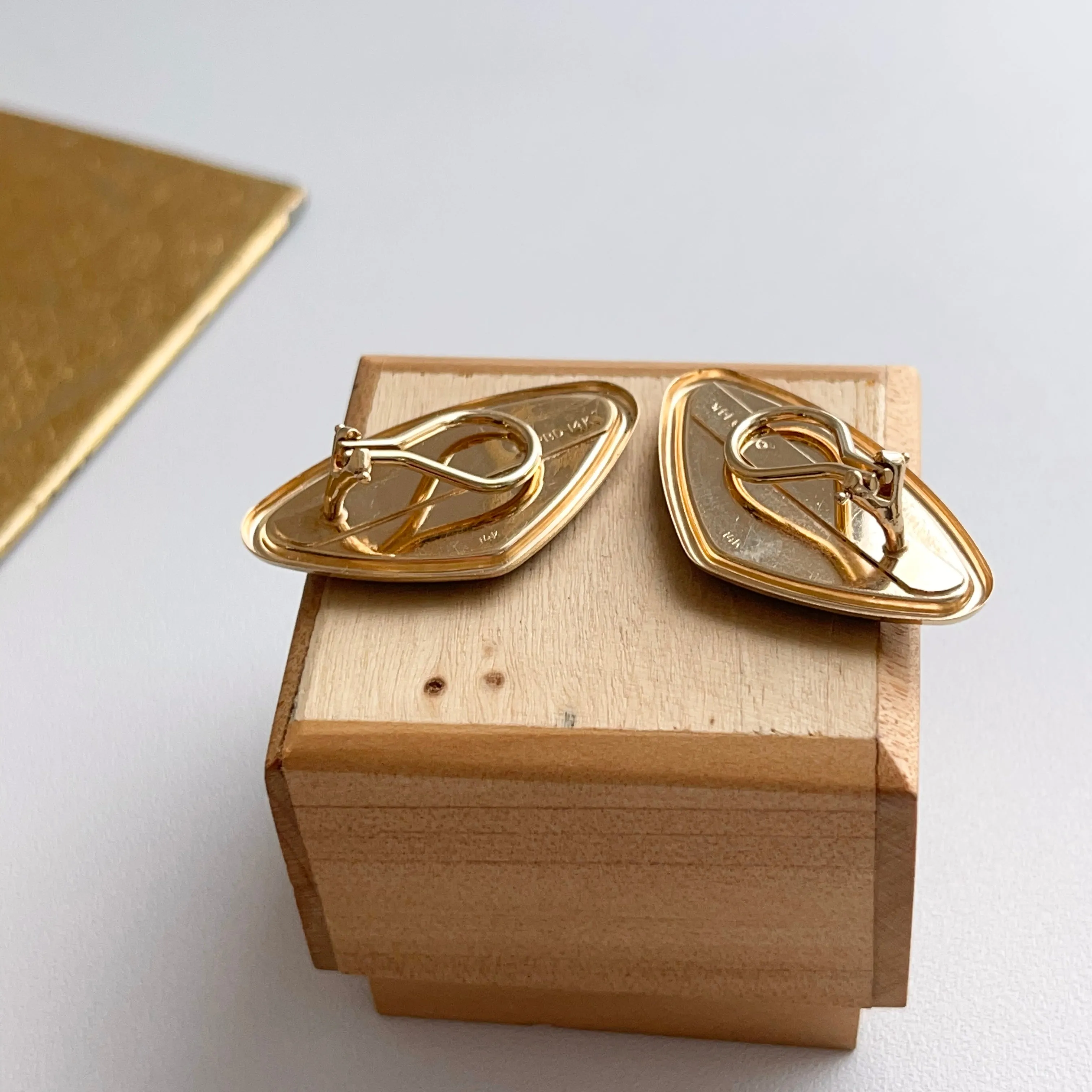 Estate 14KT Yellow Gold Peter Brams Brown Tiger's Eye Clip-On Earrings