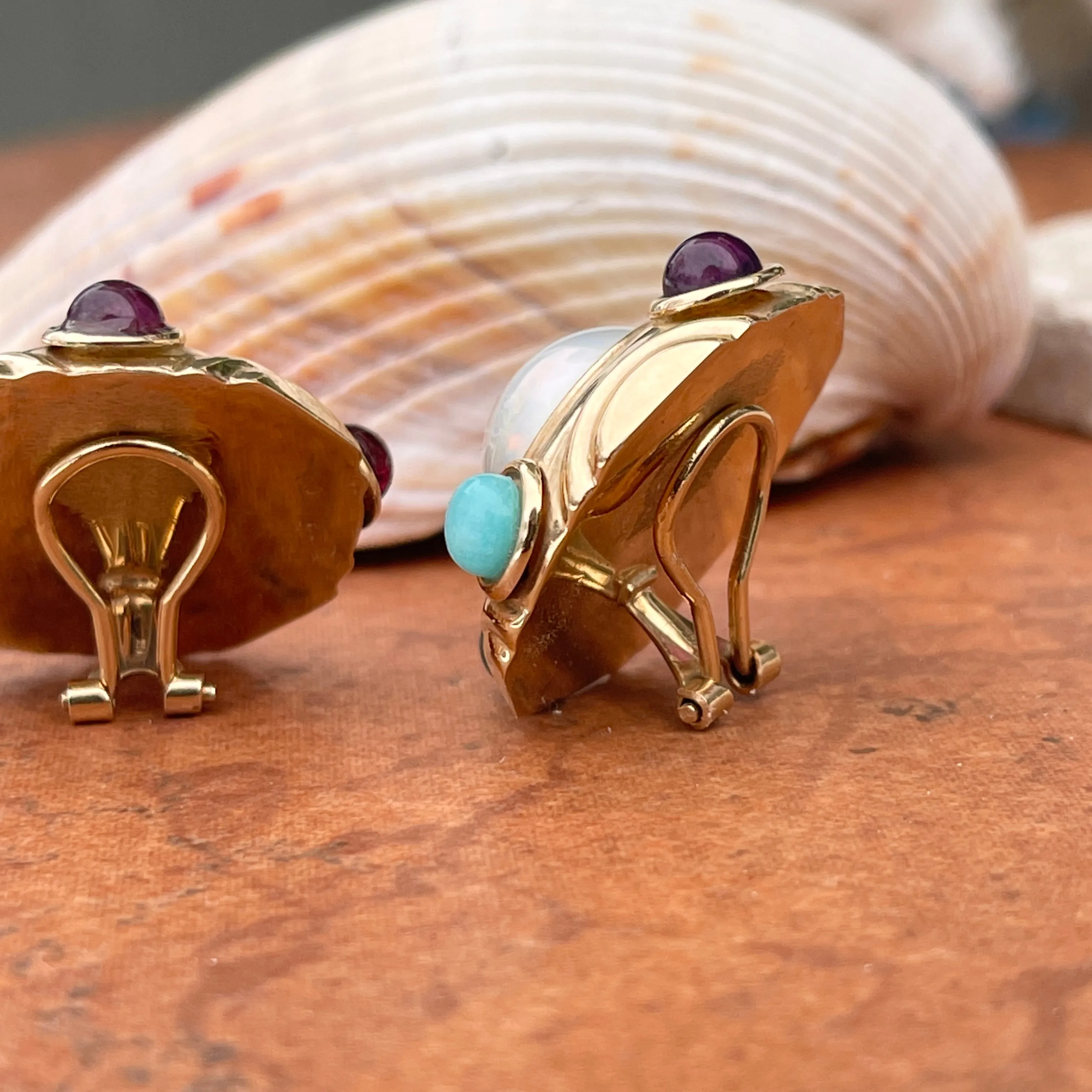 Estate 14KT Yellow Gold White Mabe Pearl   Cabochon Gemstone Omega Back Clip On Earrings