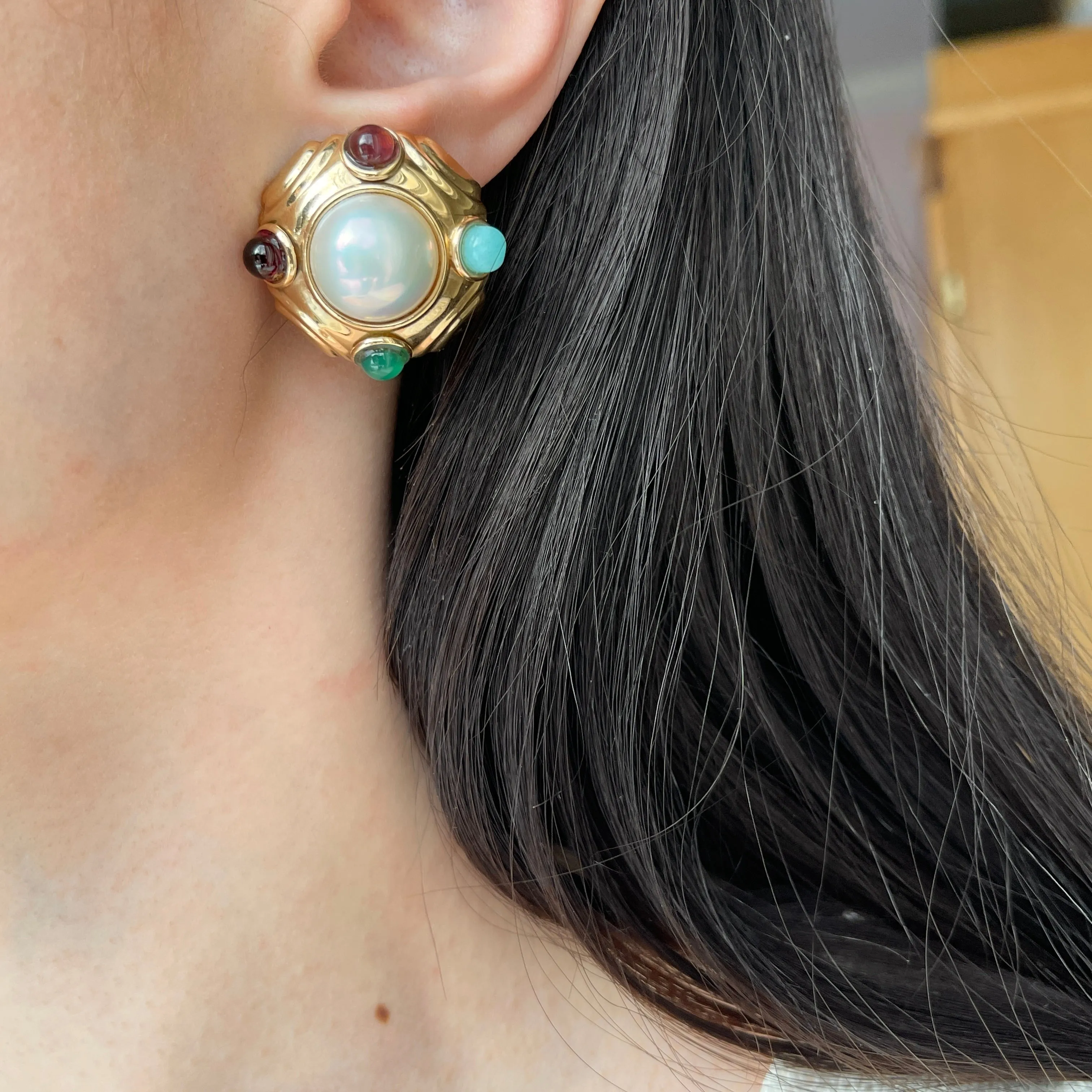 Estate 14KT Yellow Gold White Mabe Pearl   Cabochon Gemstone Omega Back Clip On Earrings