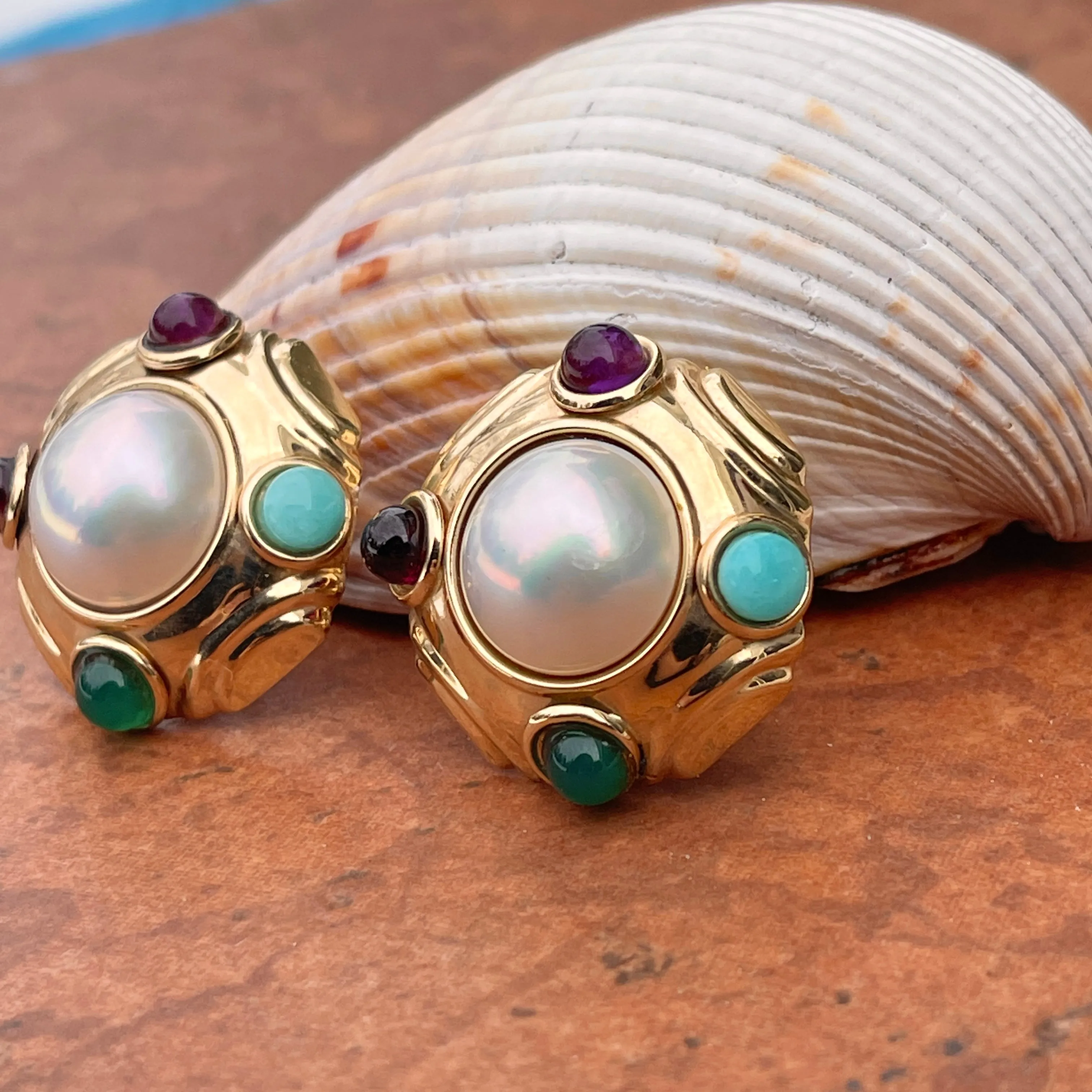 Estate 14KT Yellow Gold White Mabe Pearl   Cabochon Gemstone Omega Back Clip On Earrings