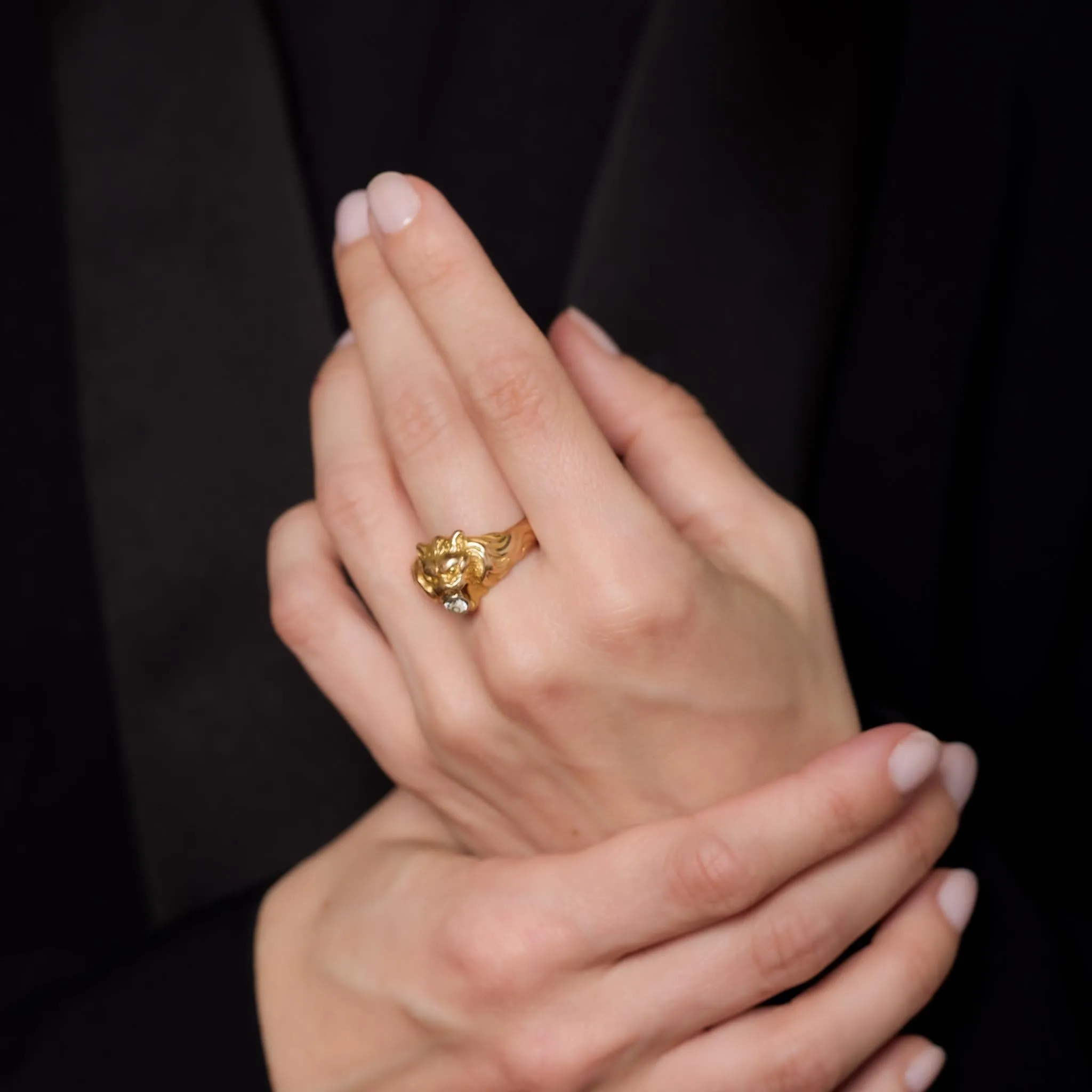 French Victorian diamond 18k yellow gold lion ring