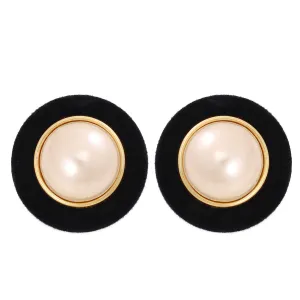 GOLD-TONE PEARL AND BLACK VELVAT PLASTIC CLIP ON EARRING #FW-E119-G/GB (SHCB2)