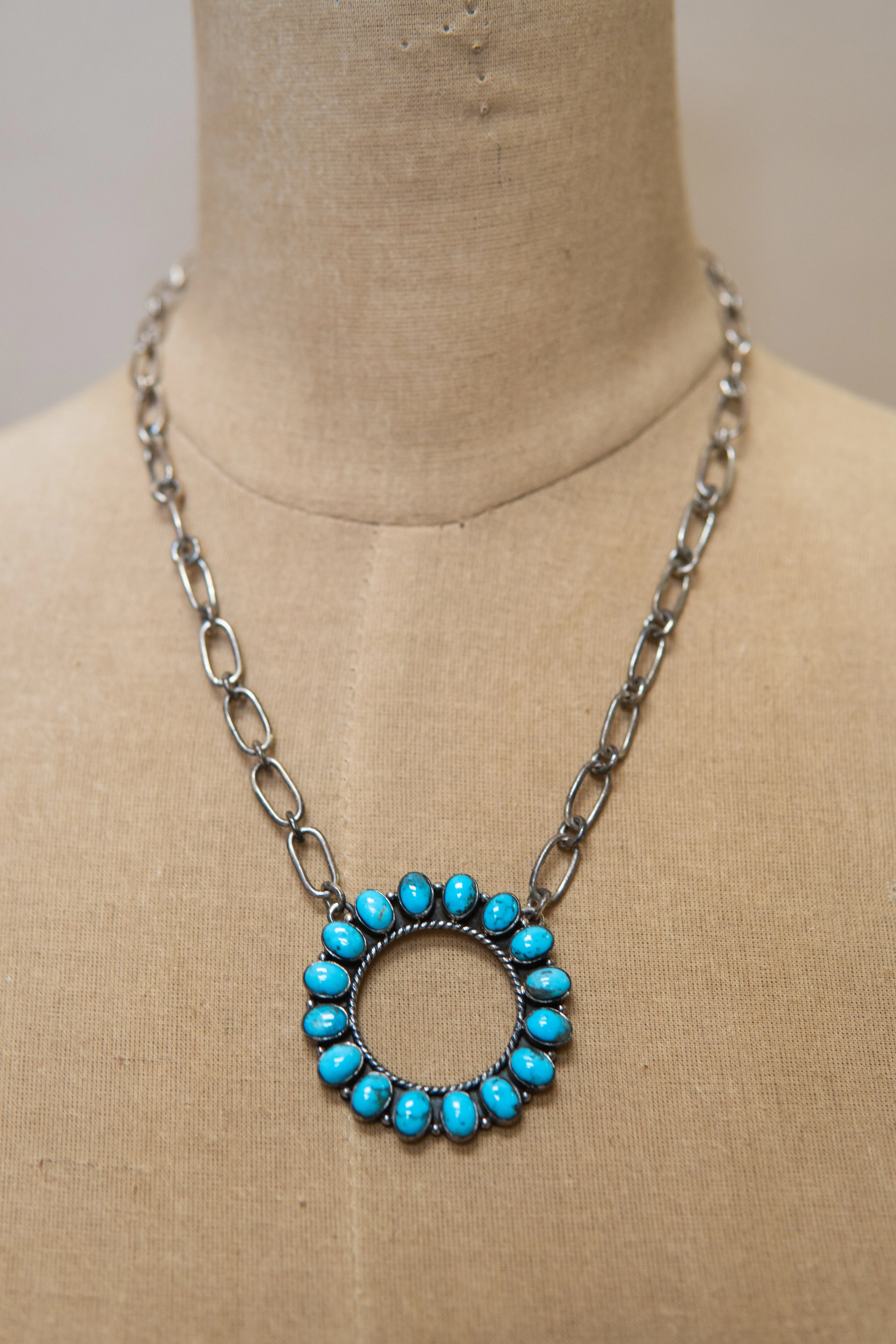 Hada Circle Necklace & Chain