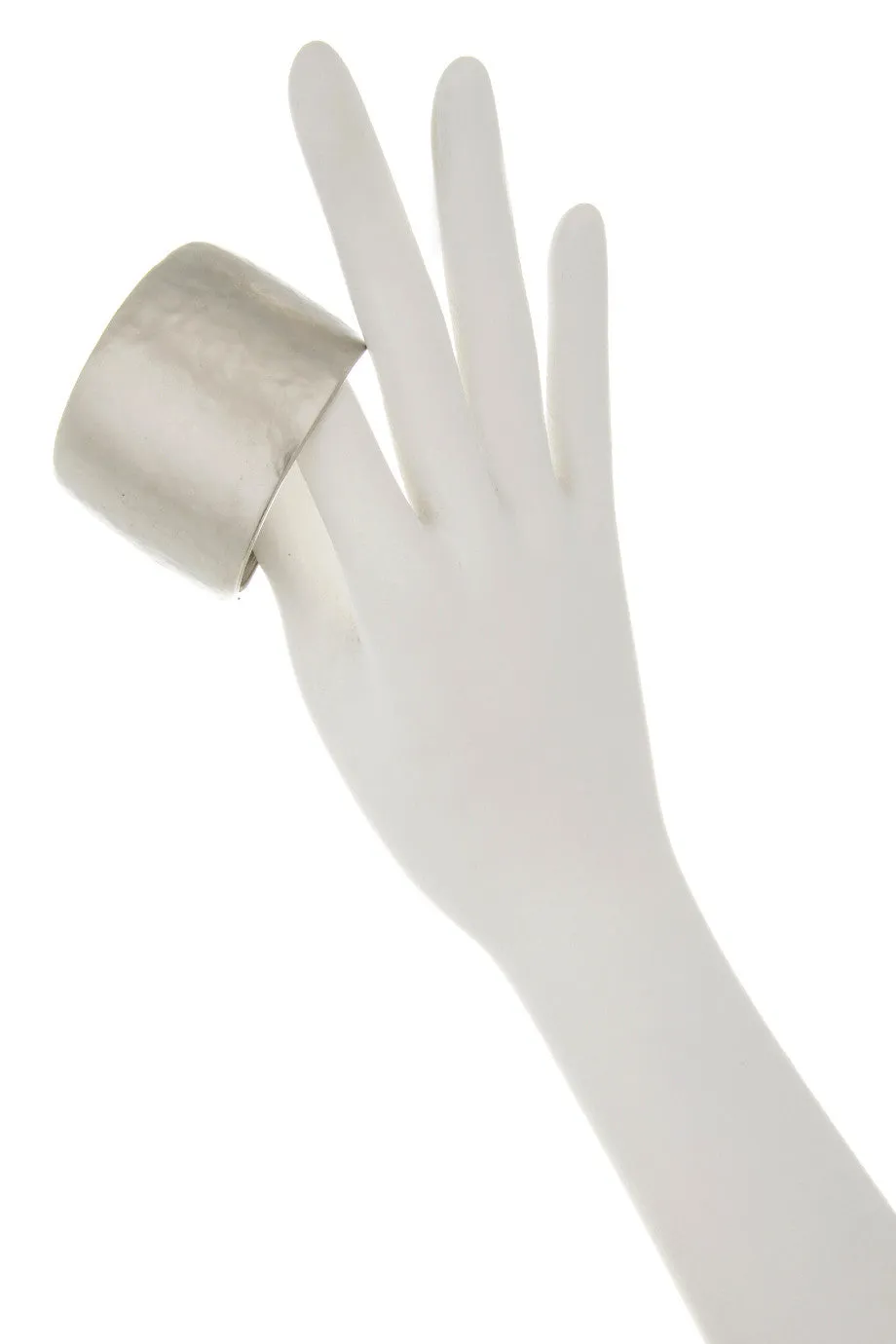 KENNETH JAY LANE SALIN Silver Satin Hammered Cuff