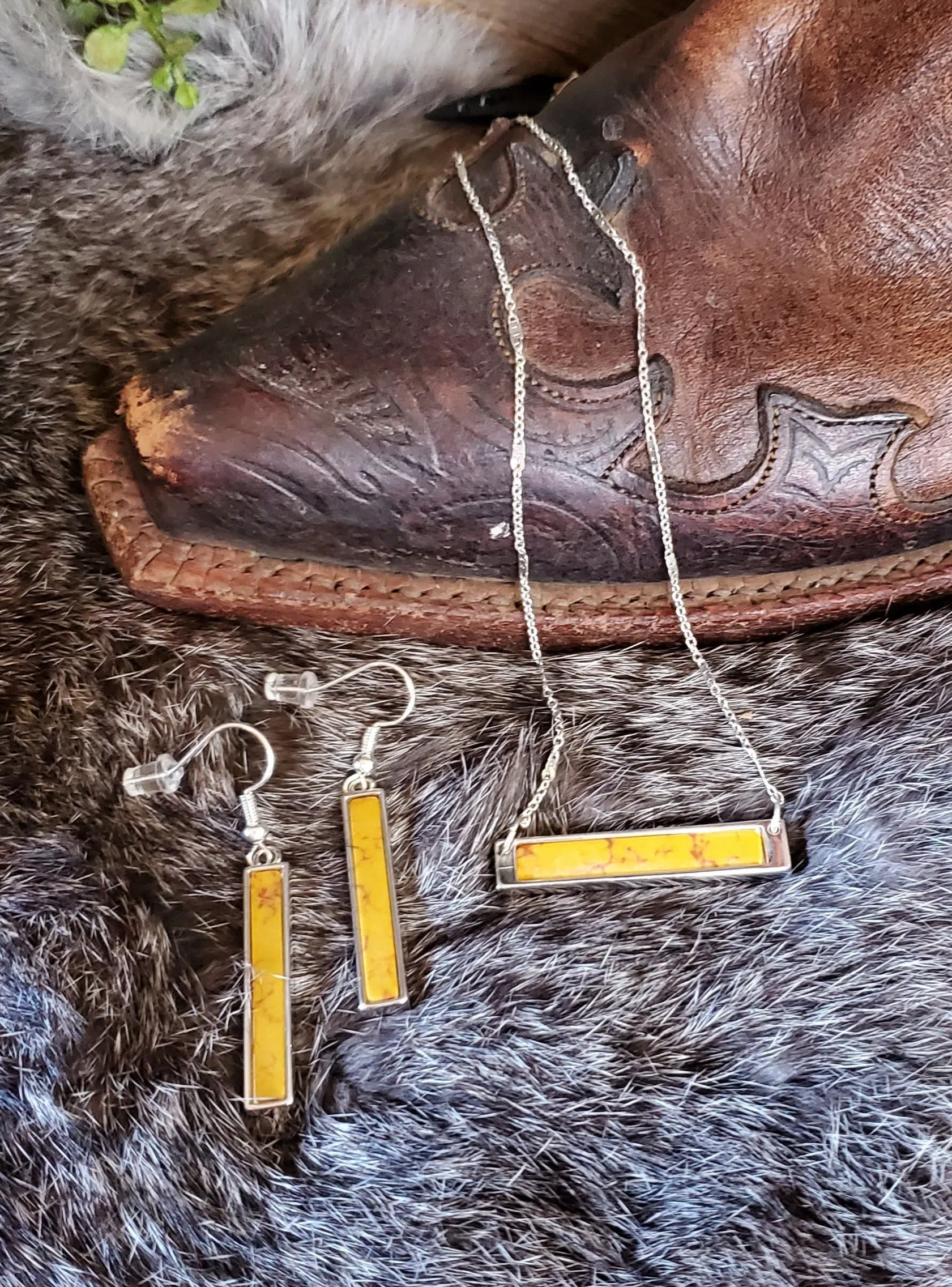 Mustard Bar Necklace and Earrings Set