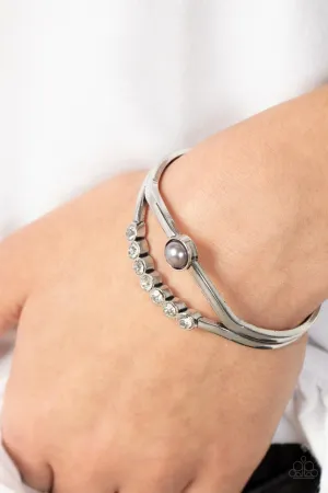 Palace Prize Silver Paparazzi Bracelet