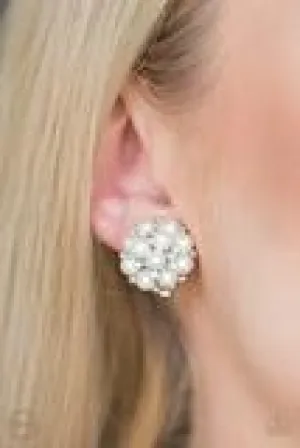 Par Pearl White Clip-On Earring