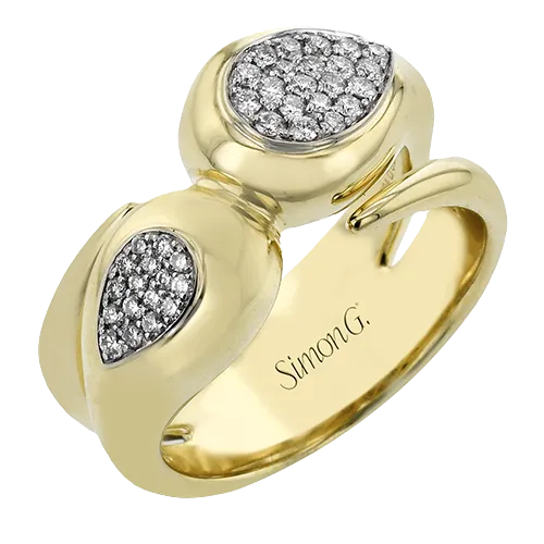 Right Hand Ring in 18k Gold with Diamonds