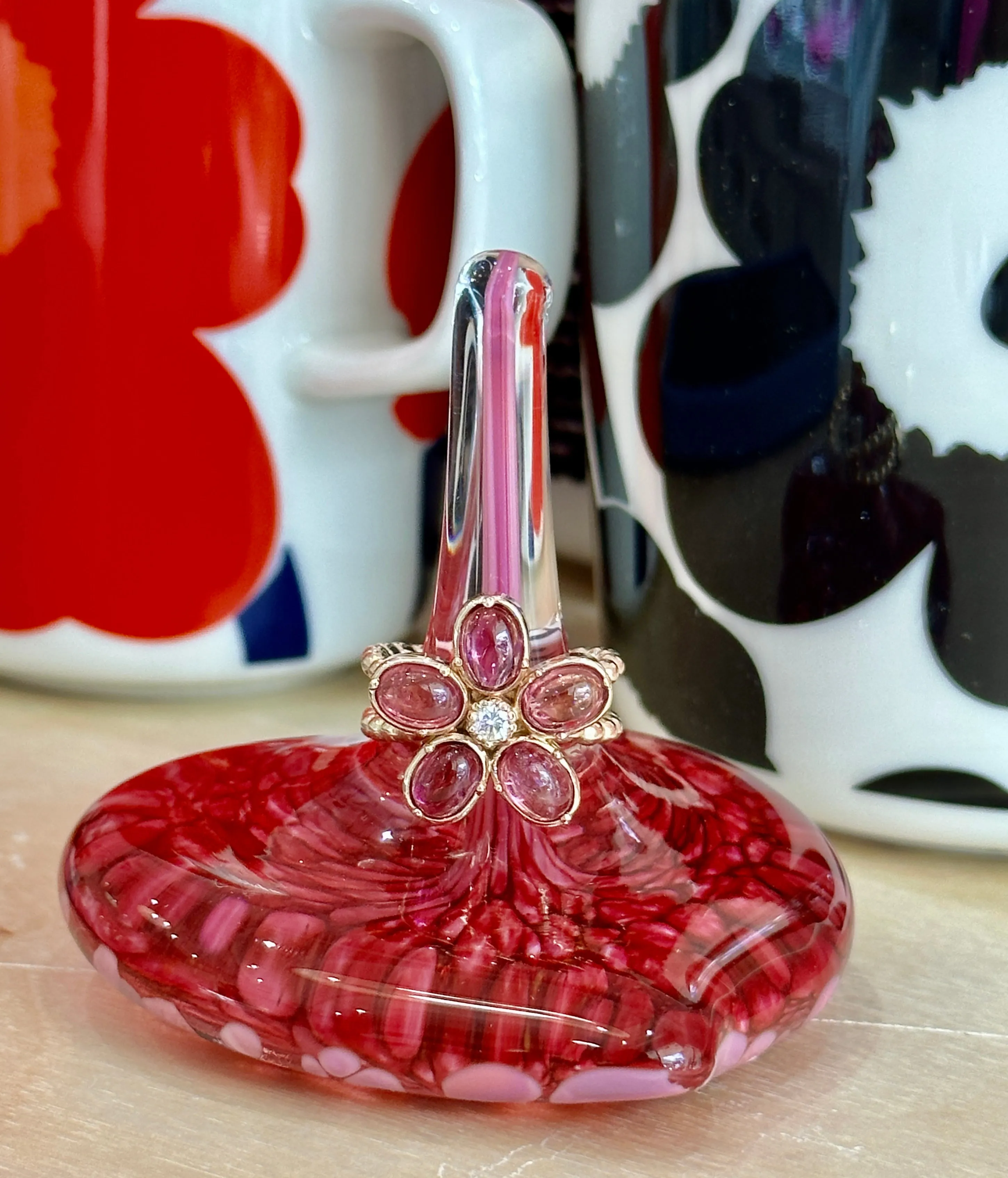Ring Holder Heart - Gold Ruby