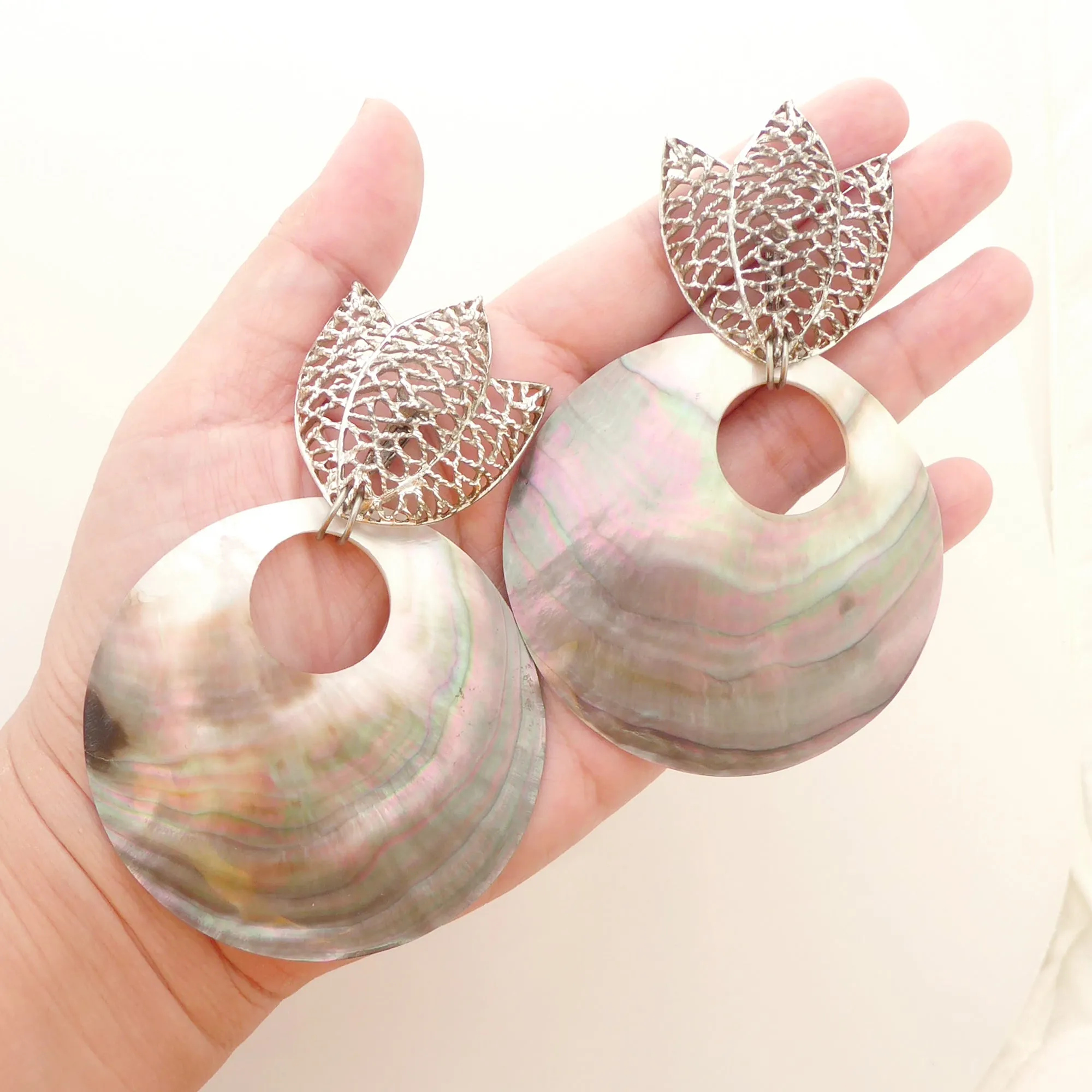 Silver flower shell earrings