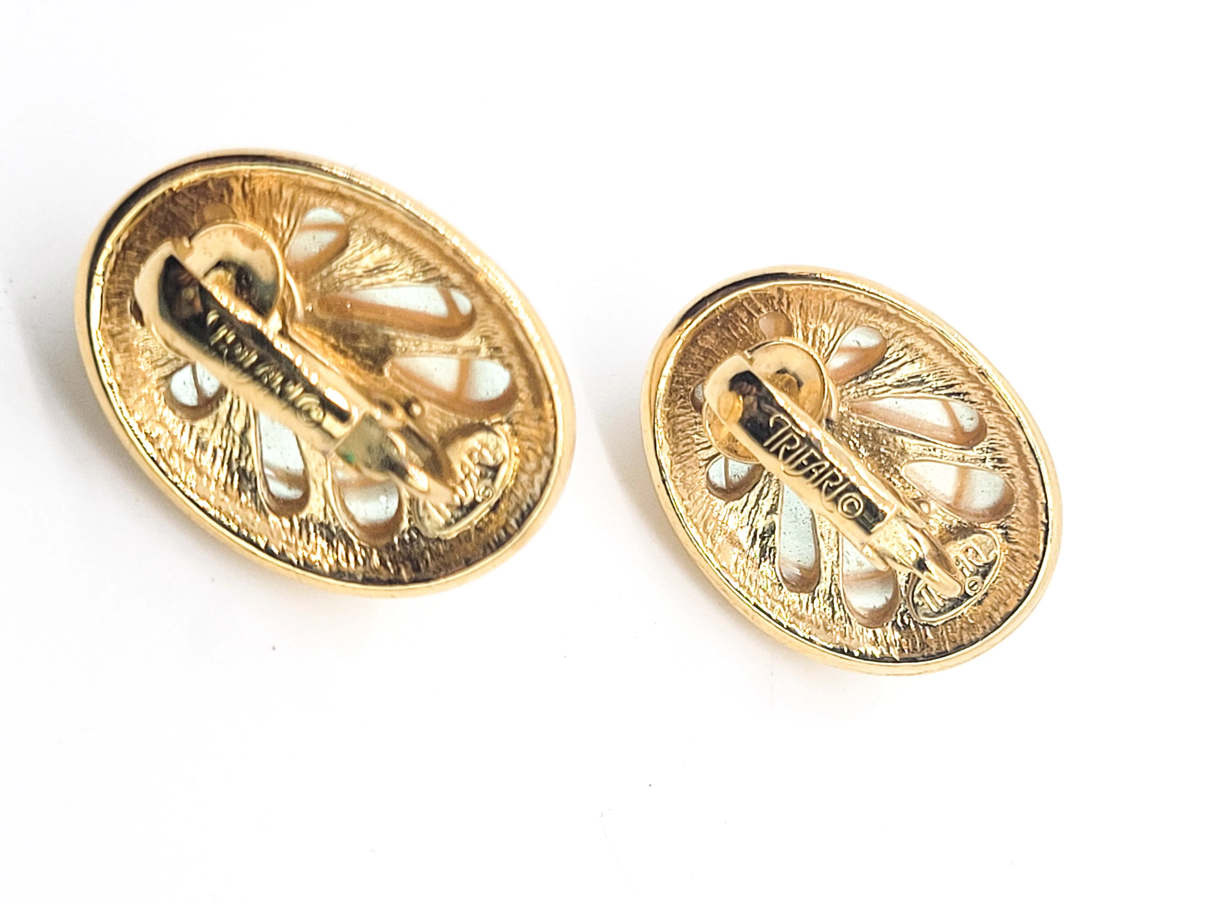 Trifari signed cream faux pearl cabochon gold toned clip on vintage earrings