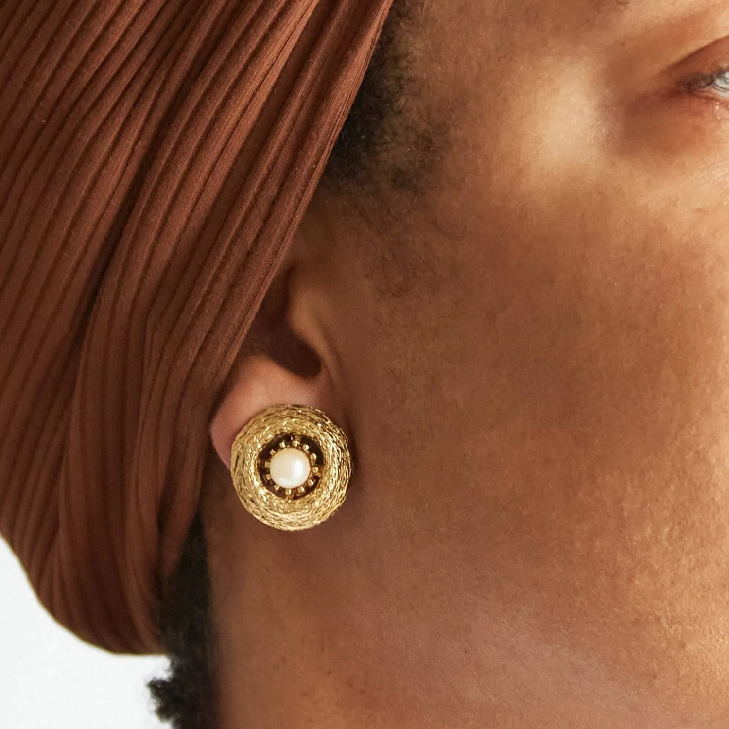 Vintage Gold and Pearl Textured Clip-on Earrings