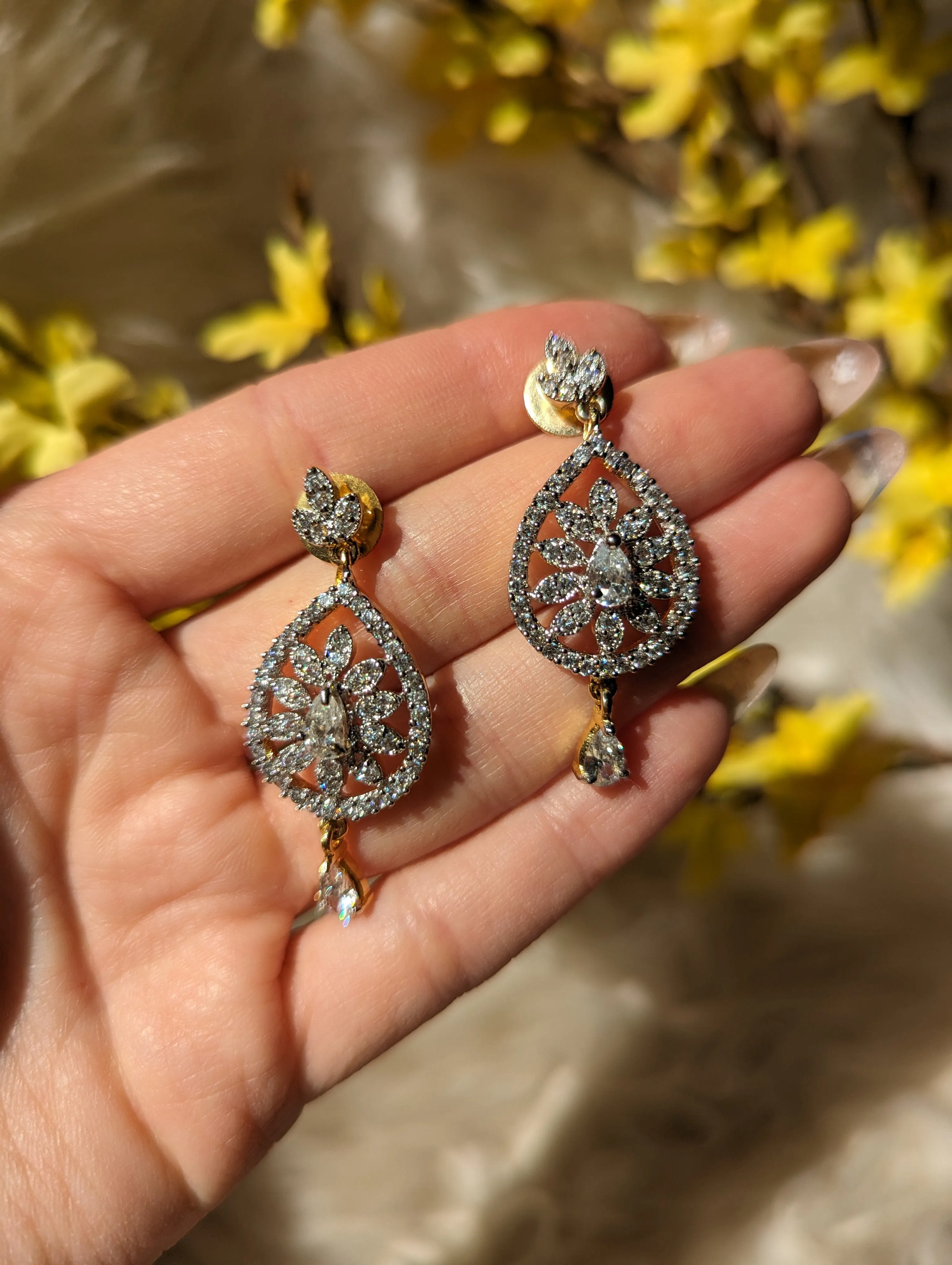 Vintage - Rhinestone Crystal Drop Earrings