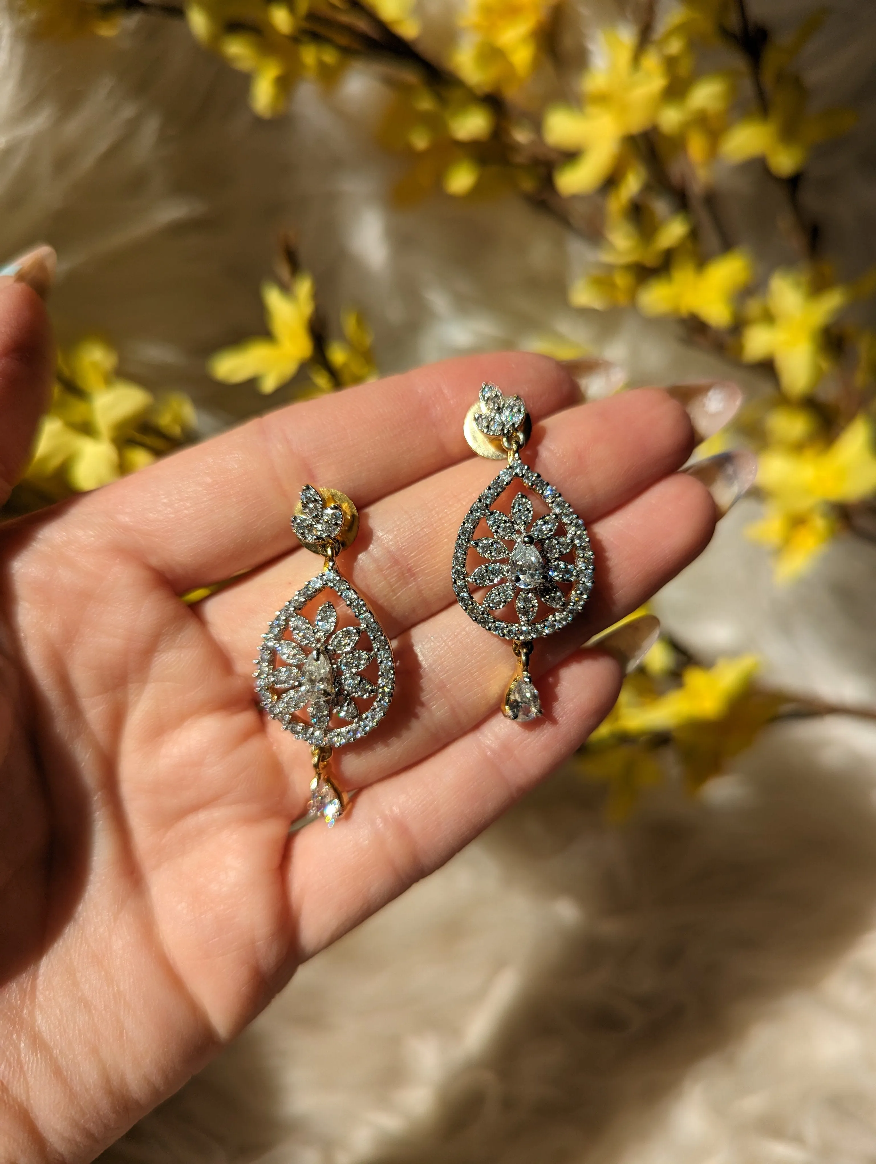 Vintage - Rhinestone Crystal Drop Earrings