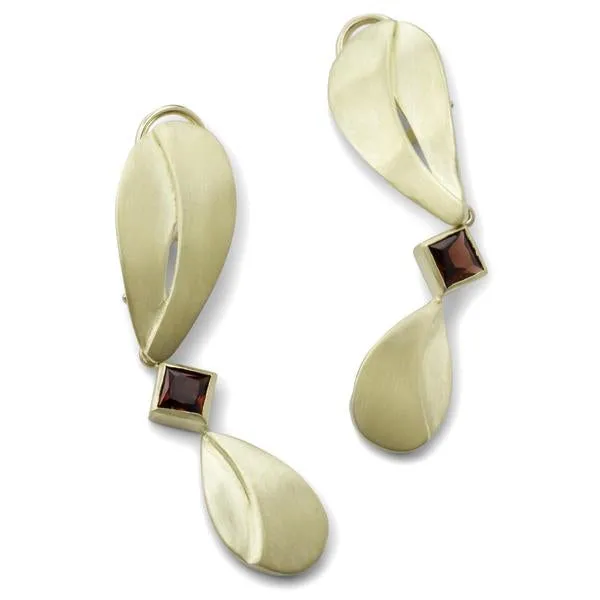 Wave Garnet Earrings